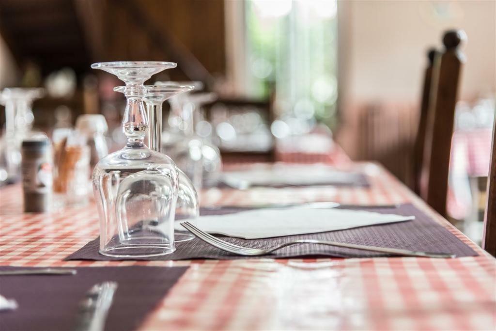 Hotel Du Cygne De La Croix Blanche Lailly-en-Val Zewnętrze zdjęcie