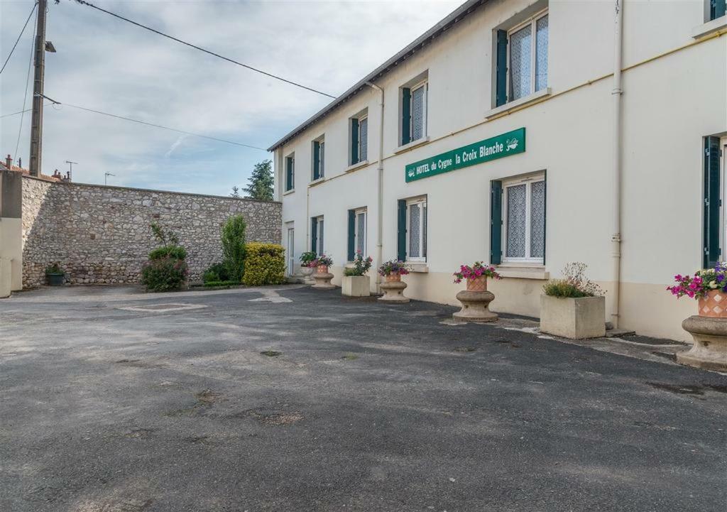 Hotel Du Cygne De La Croix Blanche Lailly-en-Val Zewnętrze zdjęcie